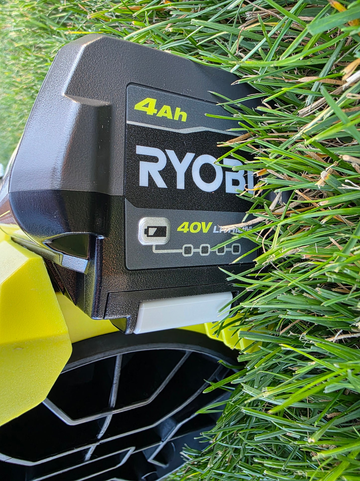 Ryobi 40V HP Leaf Blower & Trimmer Kit 650 CFM 160 MPH w/ Battery & Charger